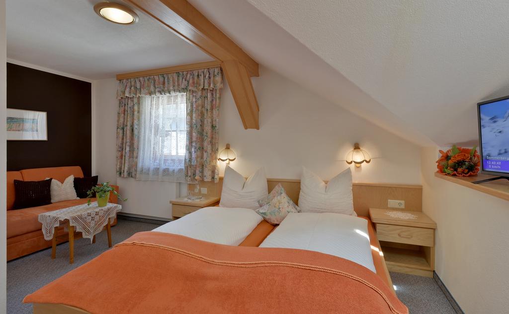 Ferienwohnungen Stefan Kroell Mayrhofen Szoba fotó